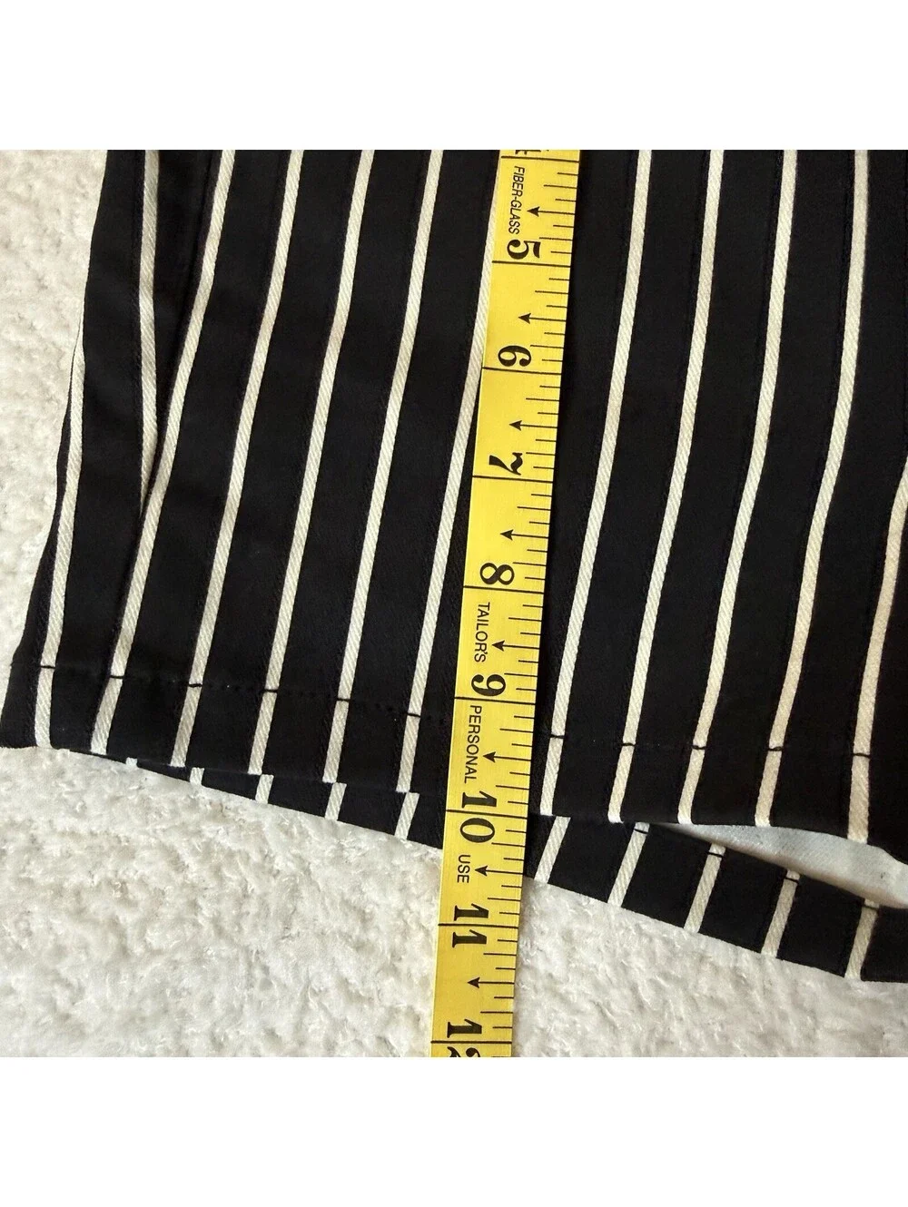 PAIGE Skyline Ankle Peg Women’s Shorts Size 26 Black White Striped Stretch USA